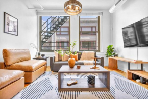 Lofts on E 4th, WALK TO CAVS, Sleeps 6